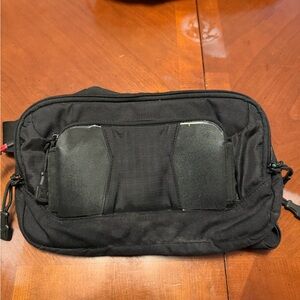 Black vertx socp fanny pack
